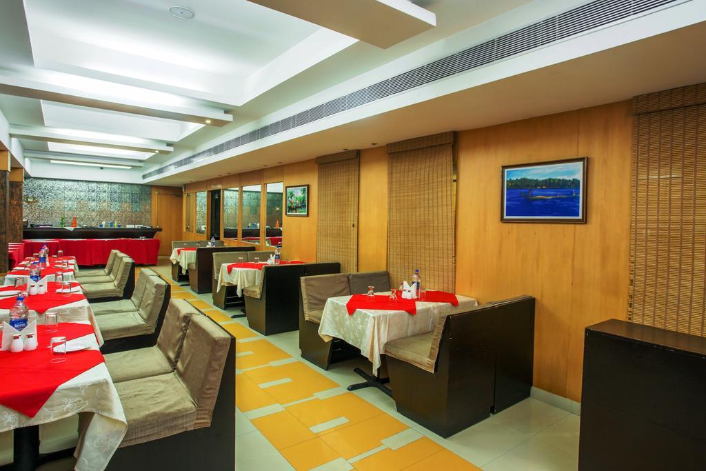 โรงแรมปัตตอม รอยัล Thiruvananthapuram ภายนอก รูปภาพ