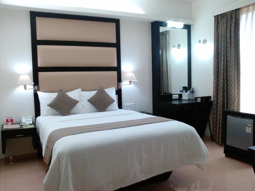 โรงแรมปัตตอม รอยัล Thiruvananthapuram ภายนอก รูปภาพ
