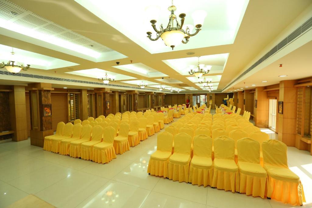 โรงแรมปัตตอม รอยัล Thiruvananthapuram ภายนอก รูปภาพ