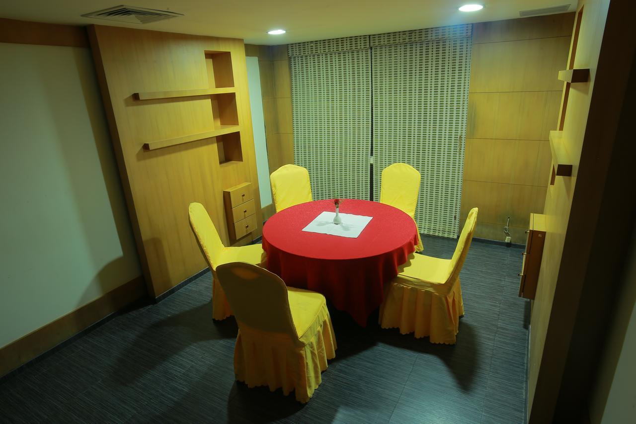 โรงแรมปัตตอม รอยัล Thiruvananthapuram ภายนอก รูปภาพ